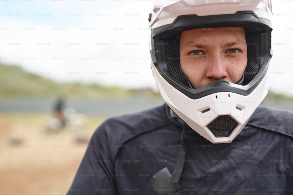 The Ultimate Guide to Motorcycle Face Shields: Protecting Your Face, Enhancing Your Ride